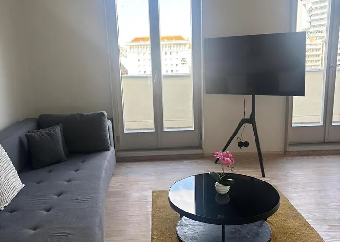 Schwedenplatz Sky -soft Opening *