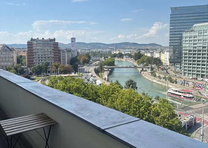 Schwedenplatz Sky -soft Opening *